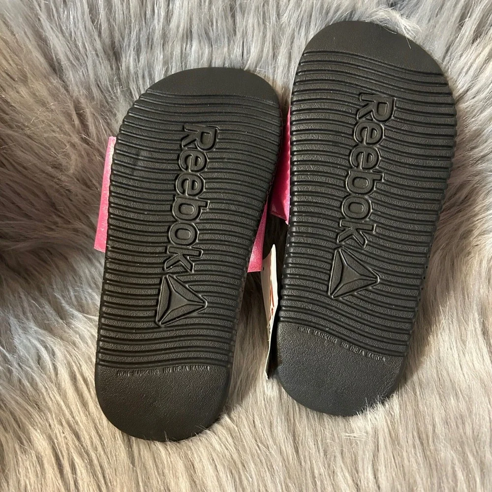 Reebok‎ Slides Girls Size 4 Pink Black Sparkly Glitter Slip On Sandals Shoes